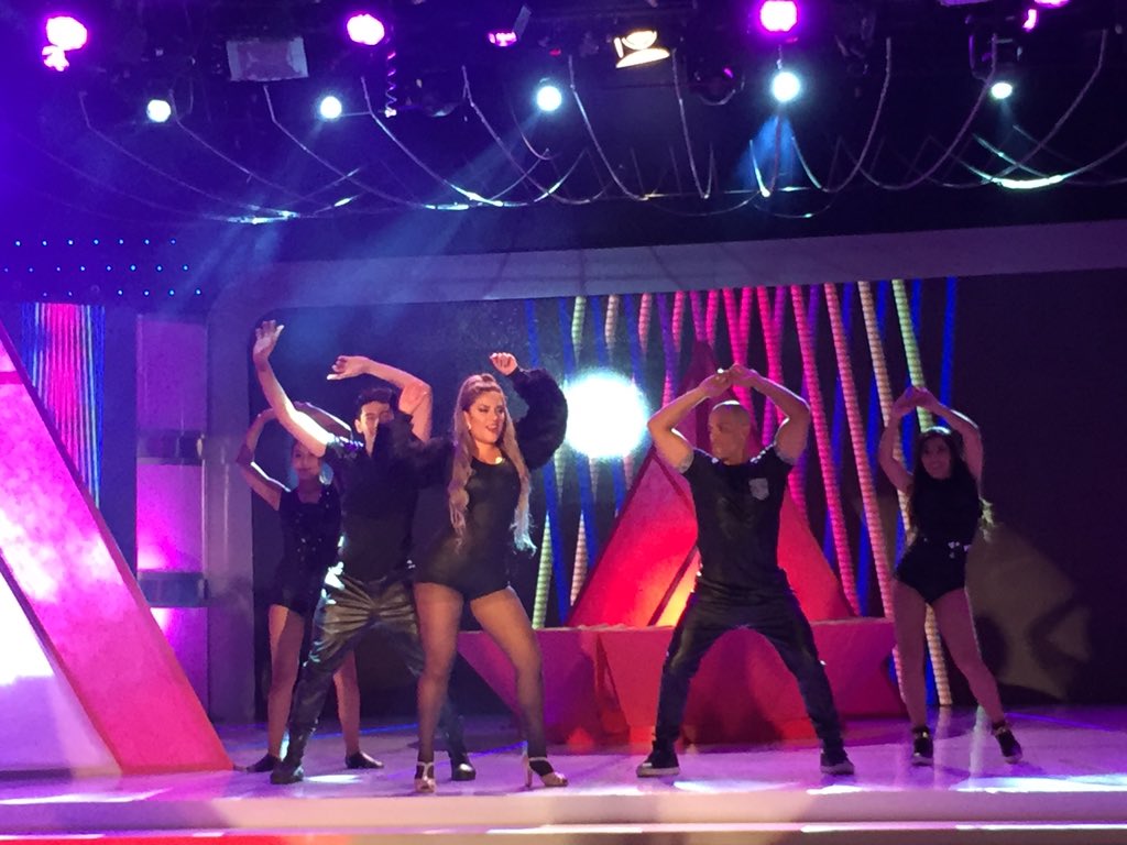 tcsoyelmejor's tweet photo. Cuéntanos, ¿@SukitaSanchez hizo un buen show? ¡Apóyala! La ambateña dejó todo en la MEJOR pista. #DebeQuedarse https://t.co/rYtdWjt6a0