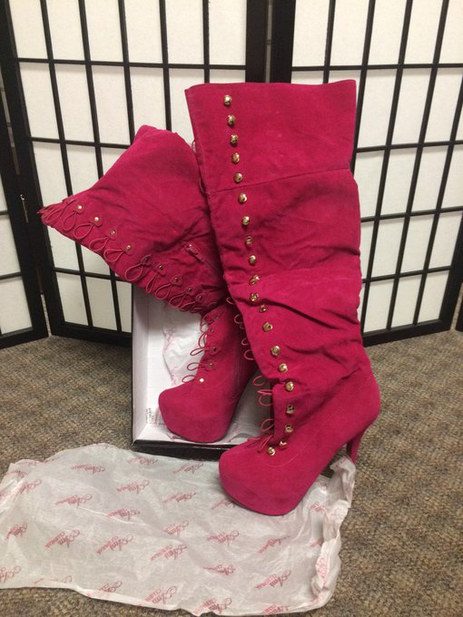 Look what came today!! My Barbie boots!! Thank u so much @CampaignAl 4 getting them! Gifts Cumng https://t<a href="/tag/health"class="tags"><span>#health</span></a><a href="/tag/yummy"class="tags"><span>#yummy</span></a><a href="/tag/low"class="tags"><span>#low</span></a>