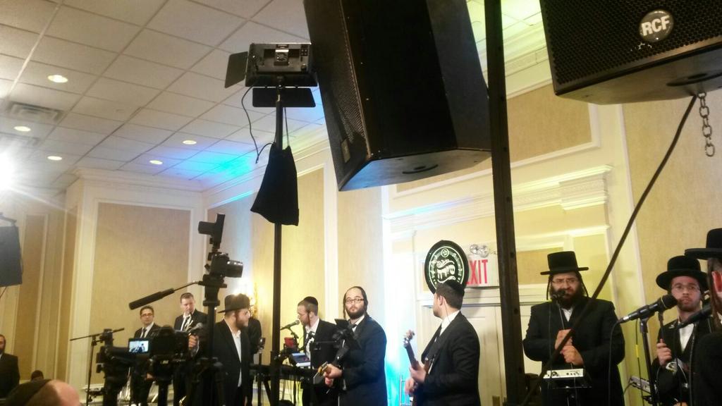Jewish Music Live (@jewishmusiclive) on Twitter photo Beautiful Wedding in Continental <a href="/levyfalkowitz/">Levy Falkowitz</a> <a href="/TheShiraChoir/">Shira Choir</a> <a href="/Hershyw/">Hershy Weinberger</a> <a href="/elishprei/">@Elishprei</a> Music By <a href="/yossishtendig/">Yossi Shtendig</a> Orchestra Beautiful Wedding in Continental <a href="/levyfalkowitz/">Levy Falkowitz</a> <a href="/TheShiraChoir/">Shira Choir</a> <a href="/Hershyw/">Hershy Weinberger</a> <a href="/elishprei/">@Elishprei</a> Music By <a href="/yossishtendig/">Yossi Shtendig</a> Orchestra