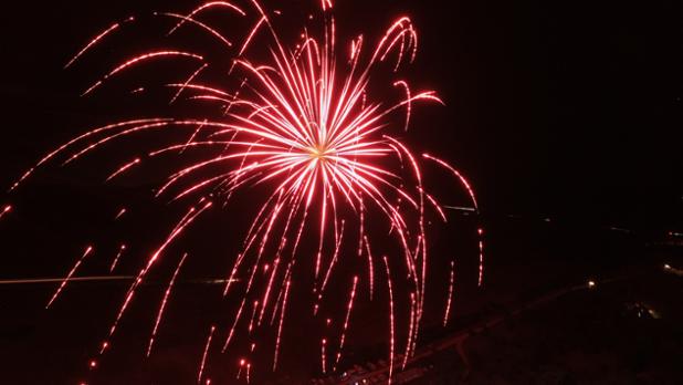 Here's some amazing photos we captured at the Gunning Fireworks Festival! ow.ly/UdJJo