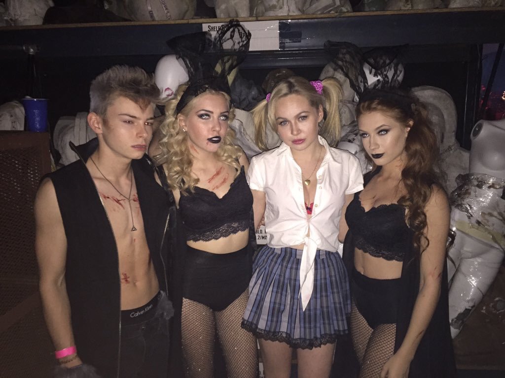 realmaddyfox's tweet photo. #tb to Halloween haha https://t.co/EPv8MfWL1S