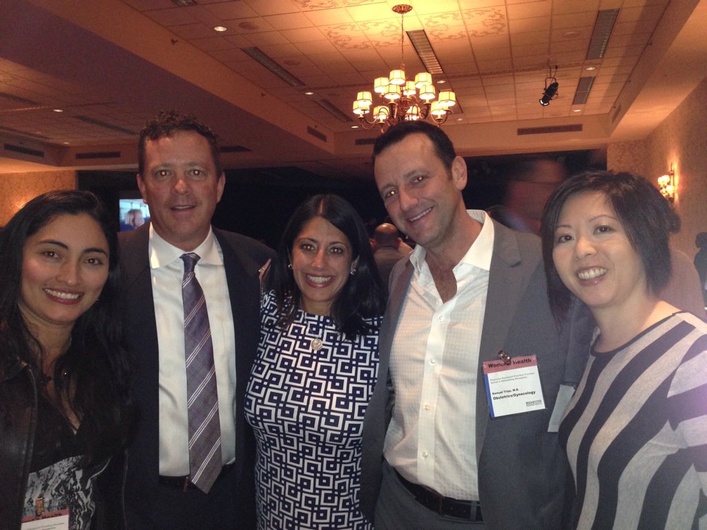 GadgetGirl008's tweet photo. So great catching up with friends tonight! #connectingdocs https://t.co/PYjXyqJMUe
