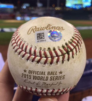 darrenrovell's tweet photo. This ball used for Alcides Escobar's inside-the-park HR in Game 1 just sold on https://t.co/E5WzdsxFvl for $19,200 https://t.co/URV5t00pk8