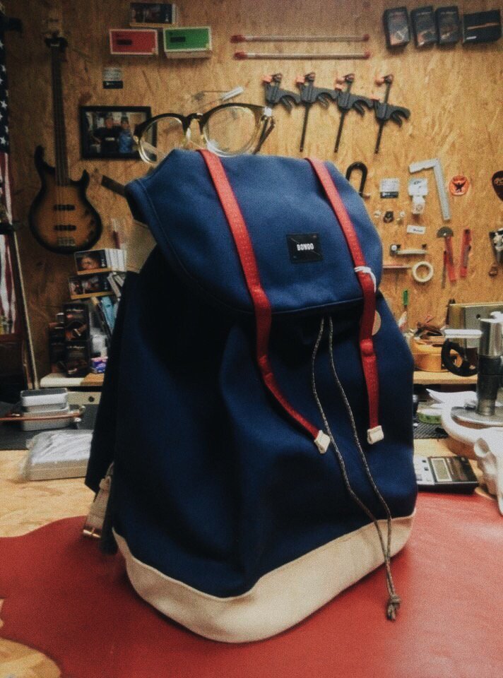 Bowoo's tweet image. The #Bowoo #UrbanHiker arrived in HK. Check out all those cool tools in this guitar workshop. We love our customers!