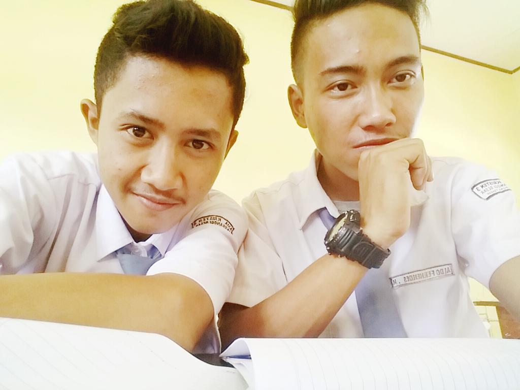 khokoaldo3's tweet photo. Lagi pusing https://t.co/PoPG9NAb2o