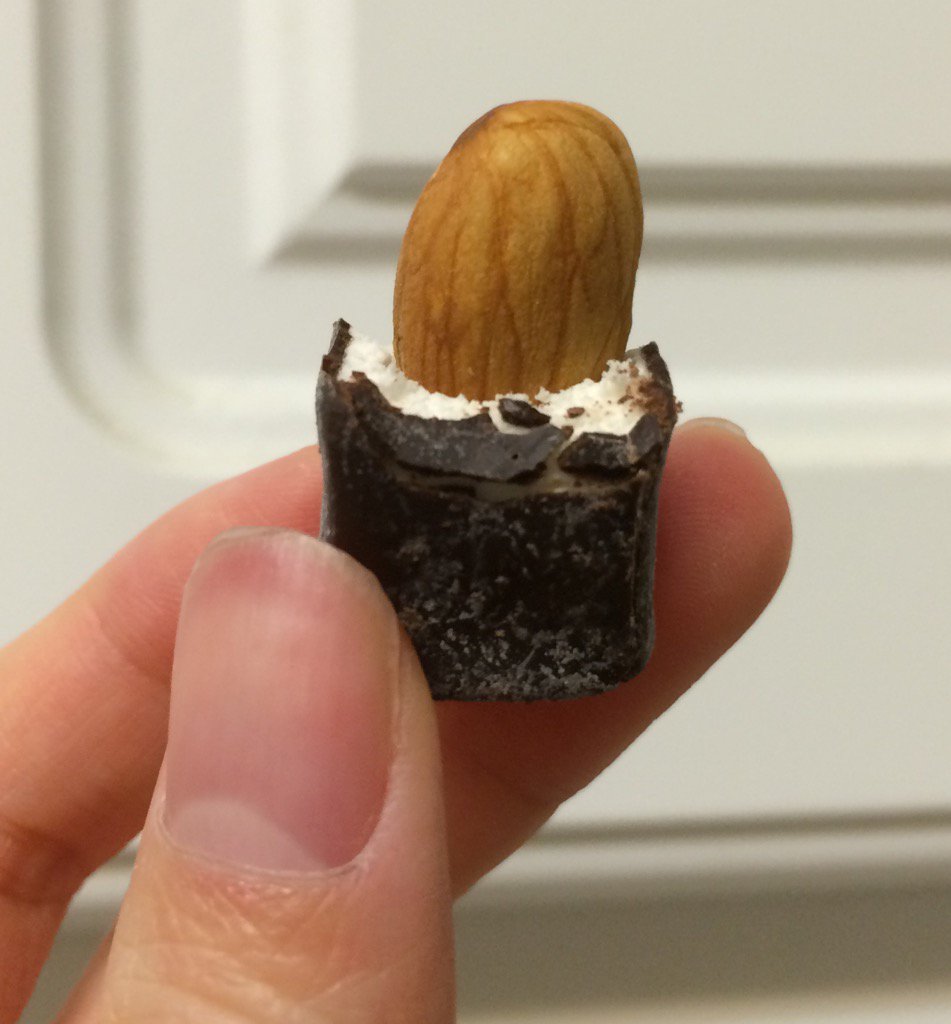Tangy_Thang's tweet photo. #Almond augmentation. Lol. 6 month old mint #Musketeers. So yum. #budgetsnacks 🍫 https://t.co/c8o7ijBloF