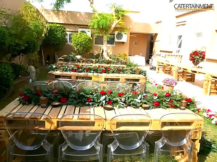 Catertainment's tweet photo. One of the latest furniture trends is combining different materials to create a stunning effect.

#EventRentals https://t.co/4CWiaVY6AV