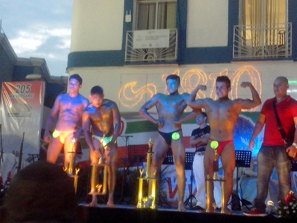 Jimmyandres_24's tweet photo. Competencia del 15 de septiembre 2015 Mr. Independencia, tercer lugar categoría juvenil gracias a mi Dios.💪 https://t.co/gzqy1Q3Fhj