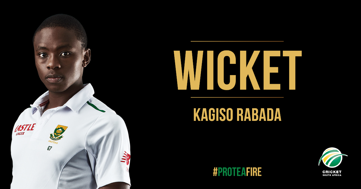 TAKEN! <a href="/KagisoRabada25/">Kagiso Rabada</a> gets his maiden Test wicket &amp; what a wicket to get! Kohli goes for 1. IND 65/3 #ProteaFire