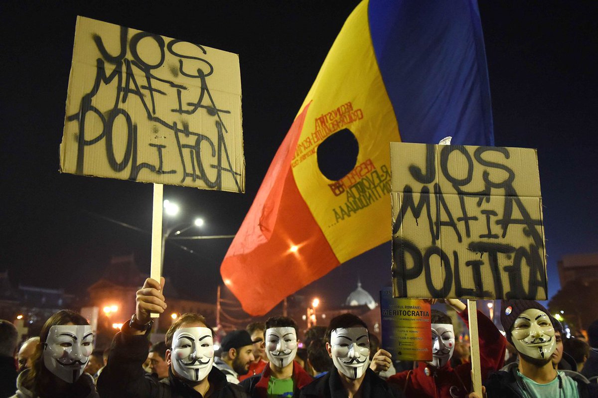 gulftoday's tweet photo. Romanian PM quits over deadly club blaze https://t.co/DElj472y6y #Romania #VictorPonta #BUCHAREST #bucharestfire https://t.co/ZCZiwpIW8v