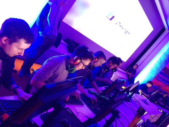 Boom_eSports_EU's tweet photo. The boys taking on Illusion.gg team for the 3rd place match. https://t.co/bdx7L5yd2q
