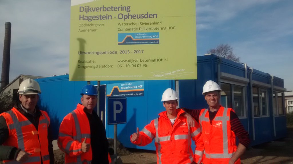 nieuwedijkhop's tweet photo. Samen bezig met uitvoering @nieuwedijkhop @wsrivierenland #indeklei #onswater https://t.co/9zu95ru56M