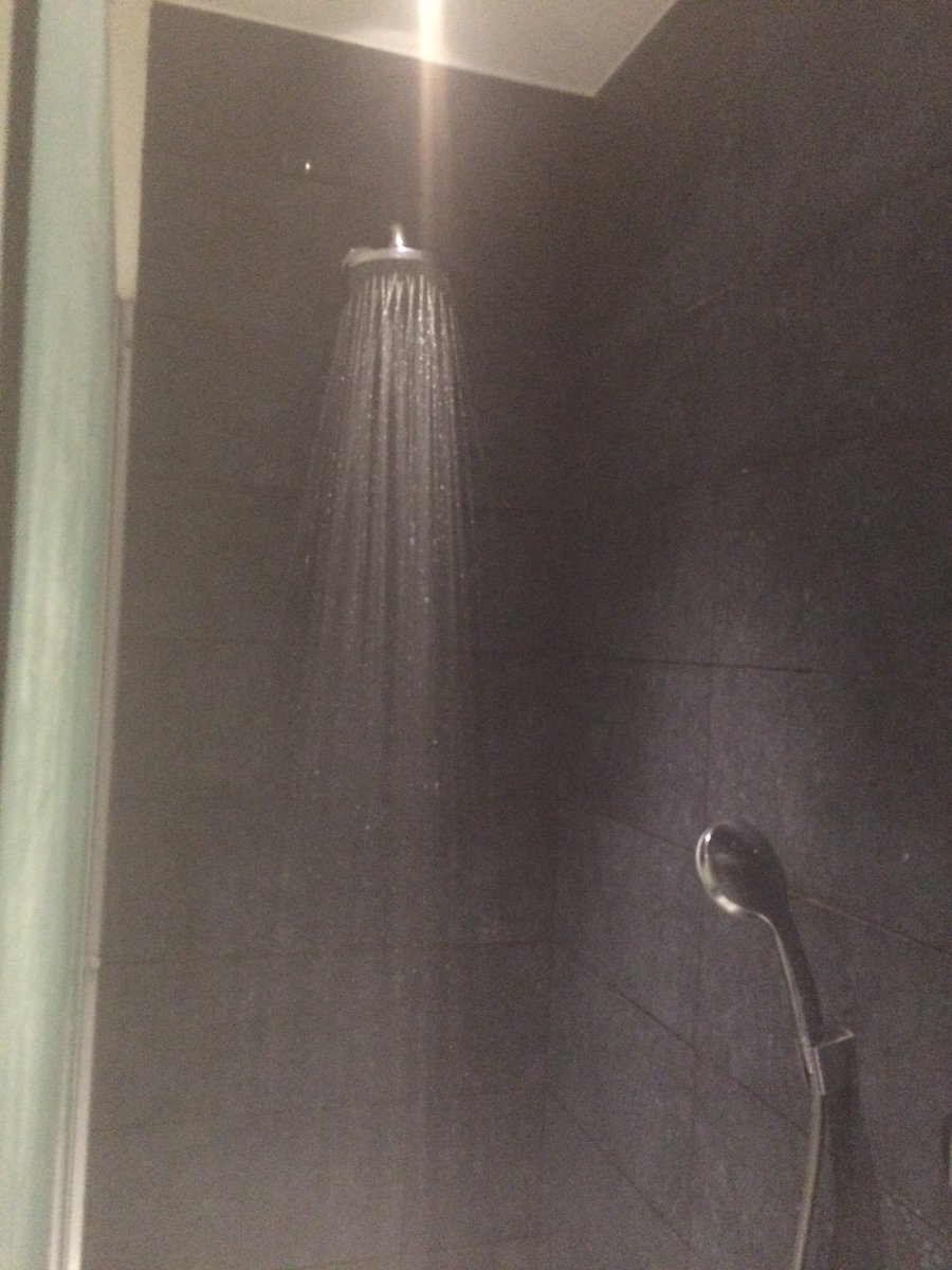 dailyn_matthews's tweet photo. The Europeans have much to learn about big squishy beds, but this shower for a traveling gypsy was heavenly. #hoth20 https://t.co/MHY2BK1PYH