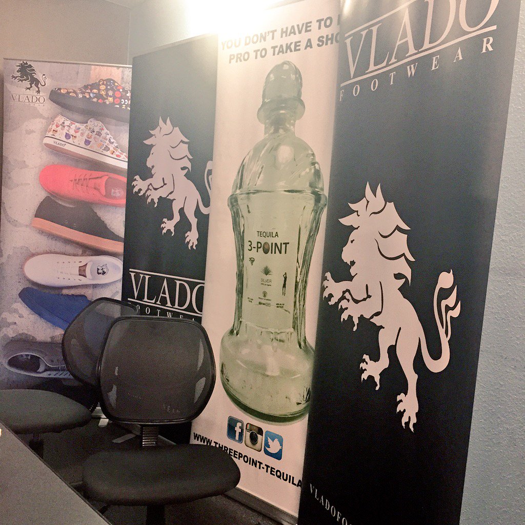 TKMGDigital's tweet image. @IamJaySangz &amp;amp; @ScarletWar aka @TheTrackKillers at @StayReadyRadio with @Bmikerob