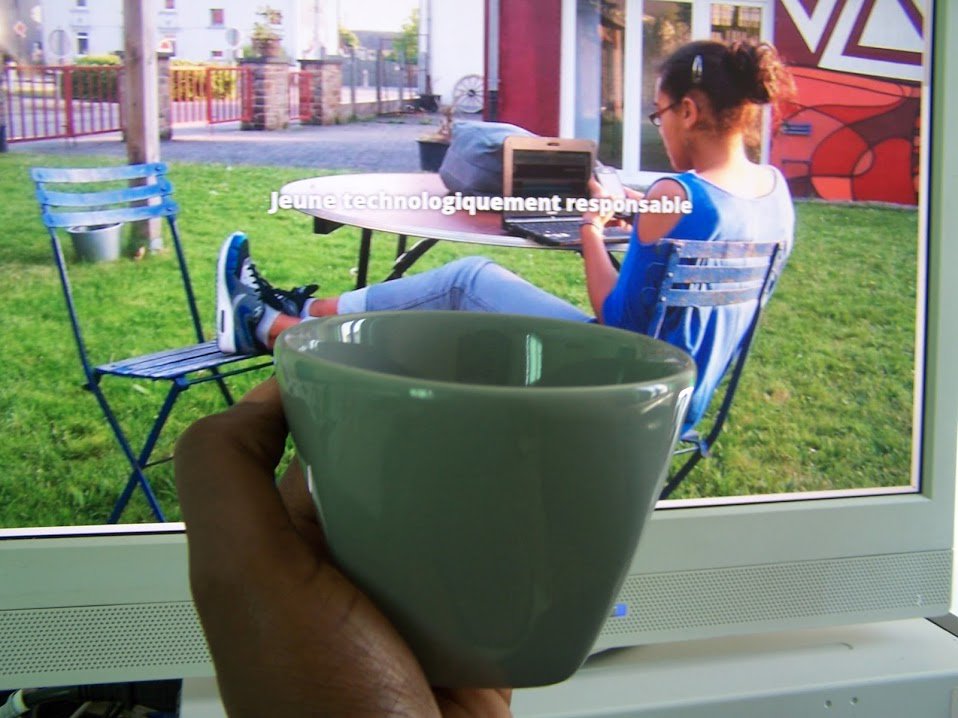 Hellooo :)))
Partageons #ikawa en attendant de démarrer une journée #AdoStageTech buff.ly/1KYHBHD!
#TechNews