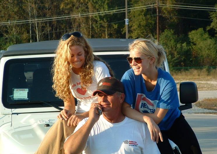 OreBobby's tweet photo. #BobbyOre, #JessicaSimpson and Cacee Cob while they train for the #DukesOfHazzard. #tbt #StuntDriving https://t.co/deu03Os1c2