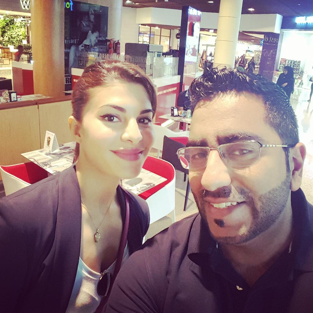 bathija_anand's tweet photo. Was a dream come true meeting @Asli_Jacqueline  today in Dubai! #ChittiyanKalaiyanIndeed https://t.co/KVFu0qaMDJ