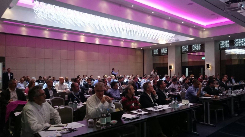 Light_Reading's tweet photo. Packed house at #LROSS2015 https://t.co/vHQTtjxZjP