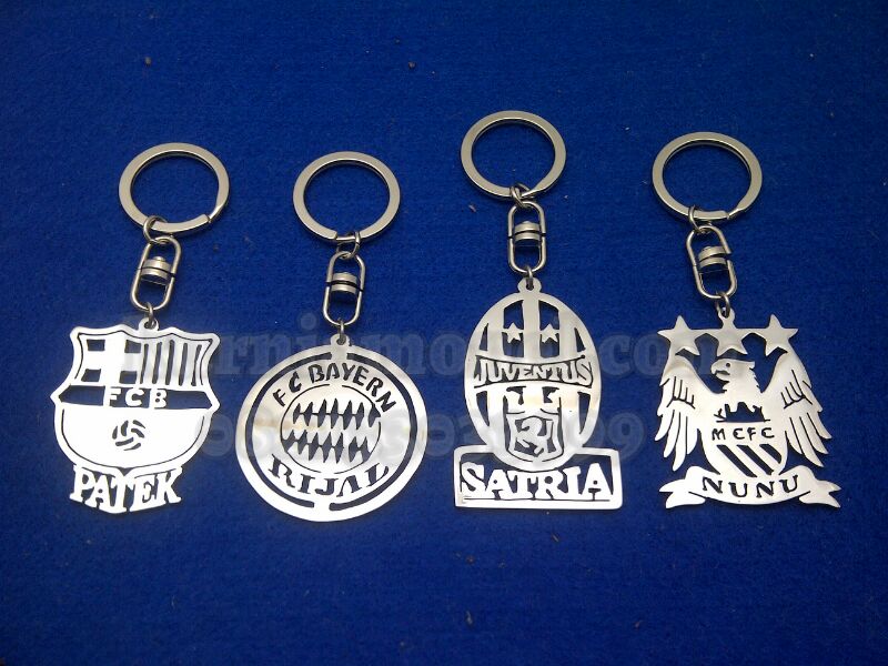 Gantungan kunci klub bola idola kmu cuma 30rb nama&amp;bentuk sesuai pesanan,bahan anti karat,order sms/WA 082133033999