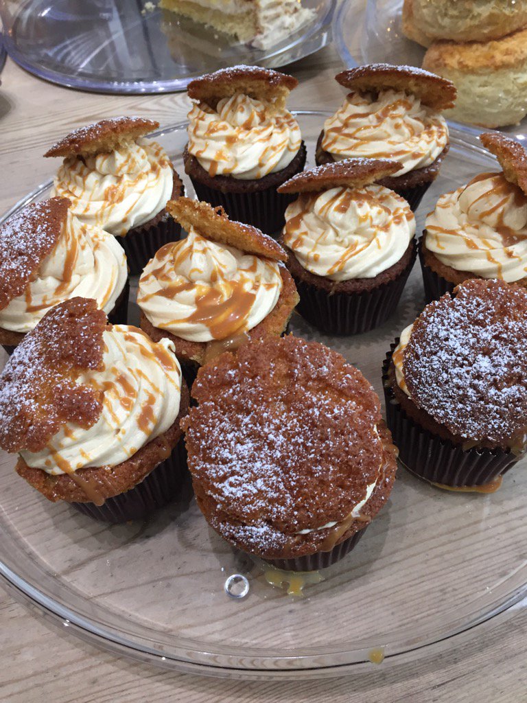ortonscarcafe's tweet photo. Christmas dinner cake (parsnips,carrot &amp; Brussel sprouts) or caramel cupcakes https://t.co/bYsu54KDFy