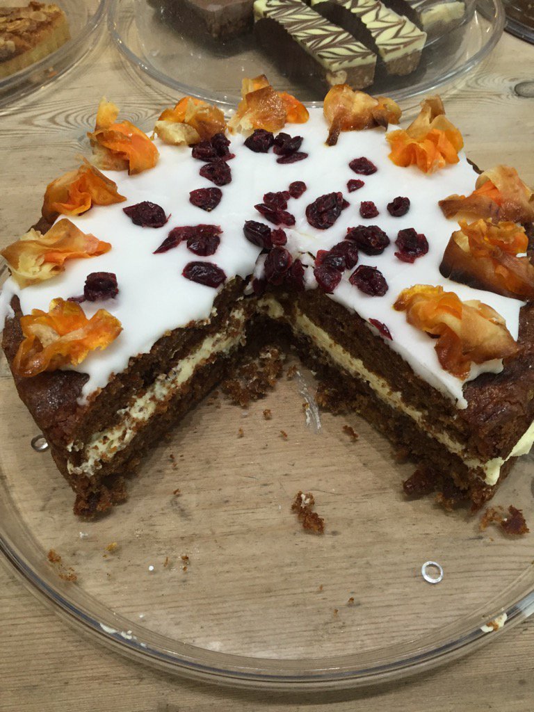 ortonscarcafe's tweet photo. Christmas dinner cake (parsnips,carrot &amp; Brussel sprouts) or caramel cupcakes https://t.co/bYsu54KDFy