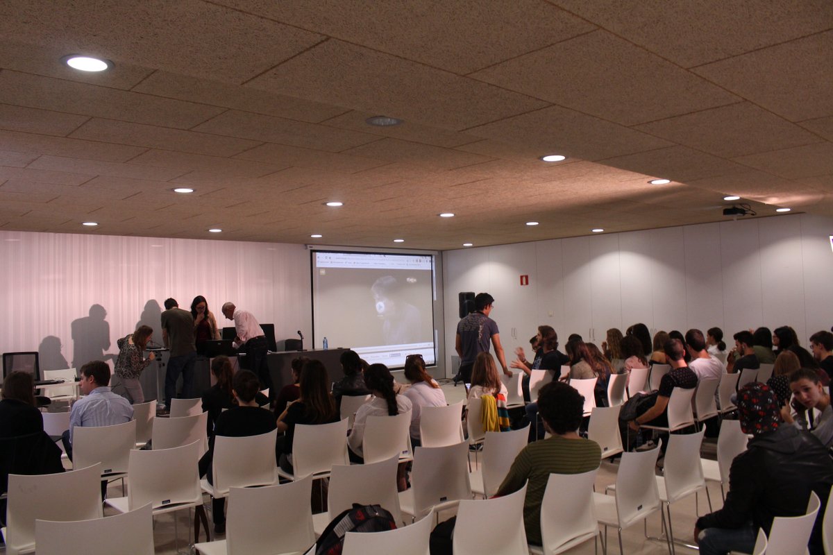 UMHSeries's tweet photo. Taller 2 con María Cervera ¿Cómo presentar un proyecto audiovisual a las productoras? #CICAP2015 @UniversidadMH https://t.co/shNVVwXwsV