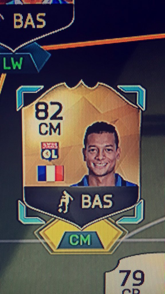 Rexisttt's tweet photo. @JMXFifa @CapgunTom @HomelesPenguin @MattHDGamer rarest card on FIFA? https://t.co/rSy8TjMfRM