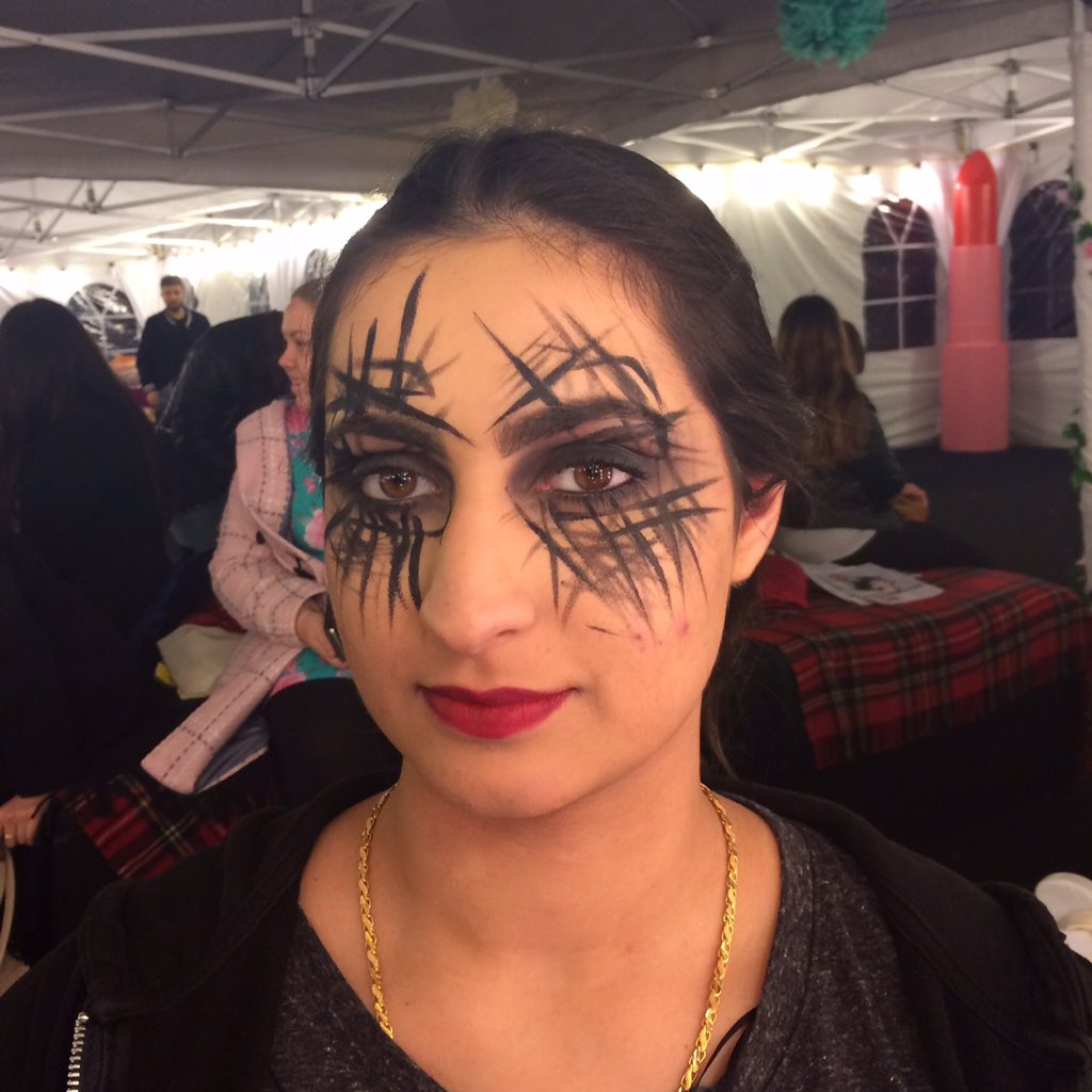 One of the Looks from #beautywonderland #makeitealing #facepainting #halloween #mua #makeup #smokey