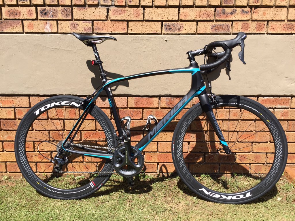 ReeceHughes199's tweet photo. You know you ride a good looking bike when you can't resist the urge to take a photo of it👌@Merida_SA @tokencycling https://t.co/cF1cZ25i39