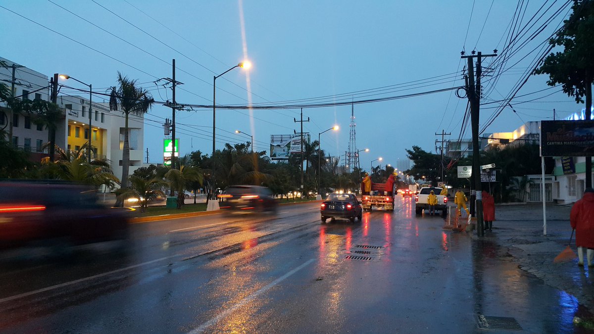 EmmanuelZetina's tweet photo. #AvBonamapak #Transitables @DirBacheoPozos @manolomprieto @BomberosCancun @DAVIDROMEROVARA @PaulCarrillo2 https://t.co/i4u38S6gjG