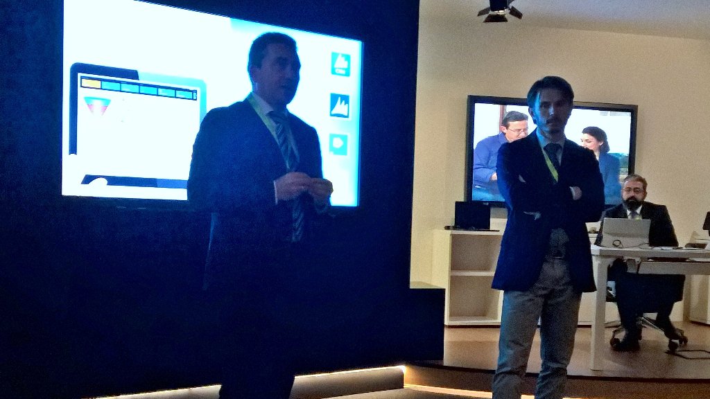 alternasrl's tweet photo. La possibilità di integrare sistemi eterogenei sfruttando #Azure #MicrosoftProductivity w/ @matteogi https://t.co/CHTtfzzxW2