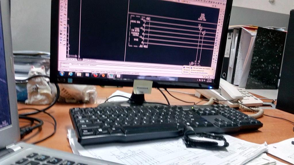 AbdiAcuy's tweet photo. Yang sibuk Bnyak kerjaan meja g pernah rapi hehe.. https://t.co/PTUhAWVuYI