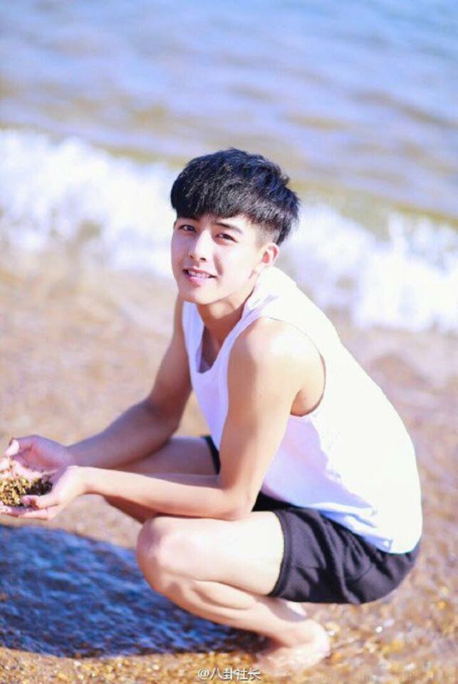 7auqusx's tweet image. คนจีนน่าตานี่แบบหื้มมม ที่สำคัญ อายุ 16 จ้าาาา #หันกลับไปมองเด็กไทยแถวบ้าน #ซ่งเว่ยหลง