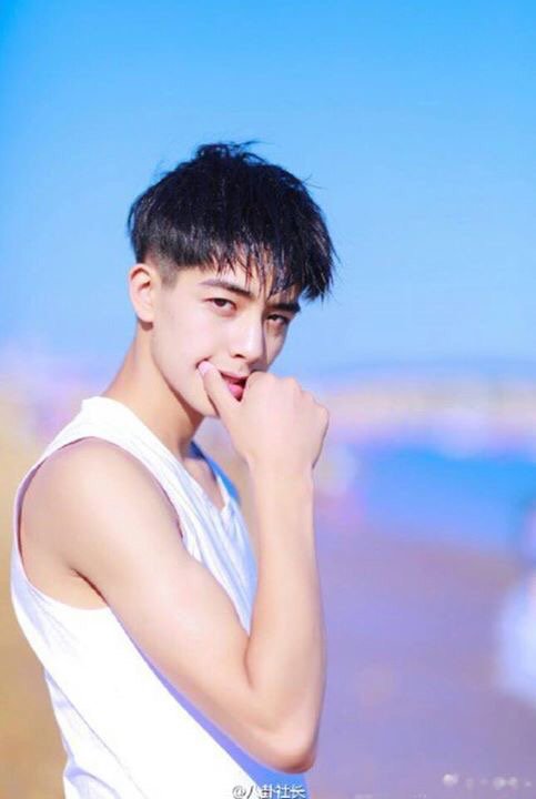 7auqusx's tweet image. คนจีนน่าตานี่แบบหื้มมม ที่สำคัญ อายุ 16 จ้าาาา #หันกลับไปมองเด็กไทยแถวบ้าน #ซ่งเว่ยหลง