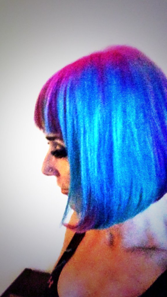 Zumba5's tweet photo. New hair for a new month #pravana #guytang #crazycolourhair #zumba #zumbafitness #ZumbaLoveTribe https://t.co/ZeKSedmS3p