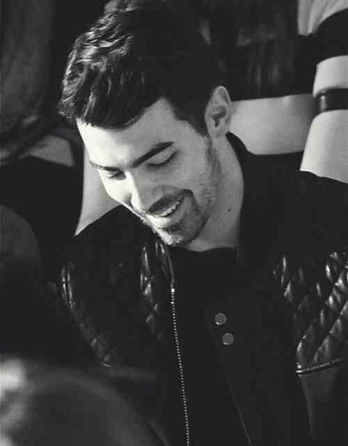 HotGuyPics's tweet photo. childhood bae 😍 #joejonas https://t.co/SxZQijyBdA