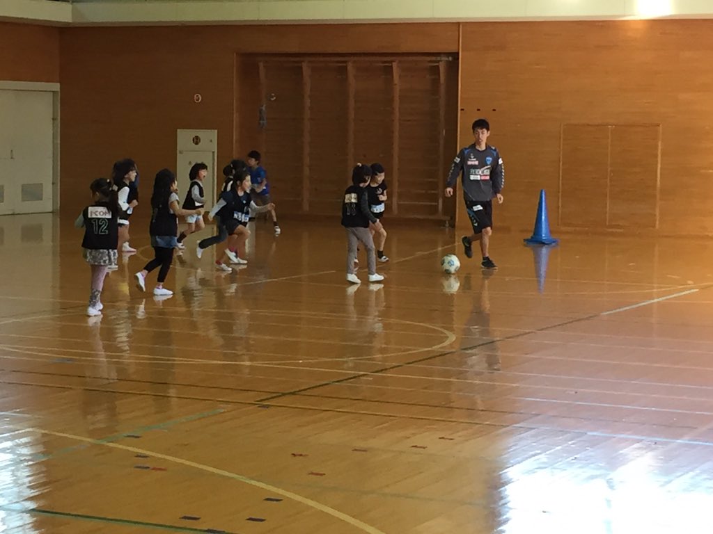 横浜fc 公式 Twitter પર 今日は戸塚区の下郷小学校はまっ子ふれあいスクールに遊びに行きました 人数も多く 体育館だったので試合を中心にみんなで楽しめました 11月8日 日 の大分戦は戸塚区民dayなので 下郷小学校のみんな ニッパツで待ってるよ