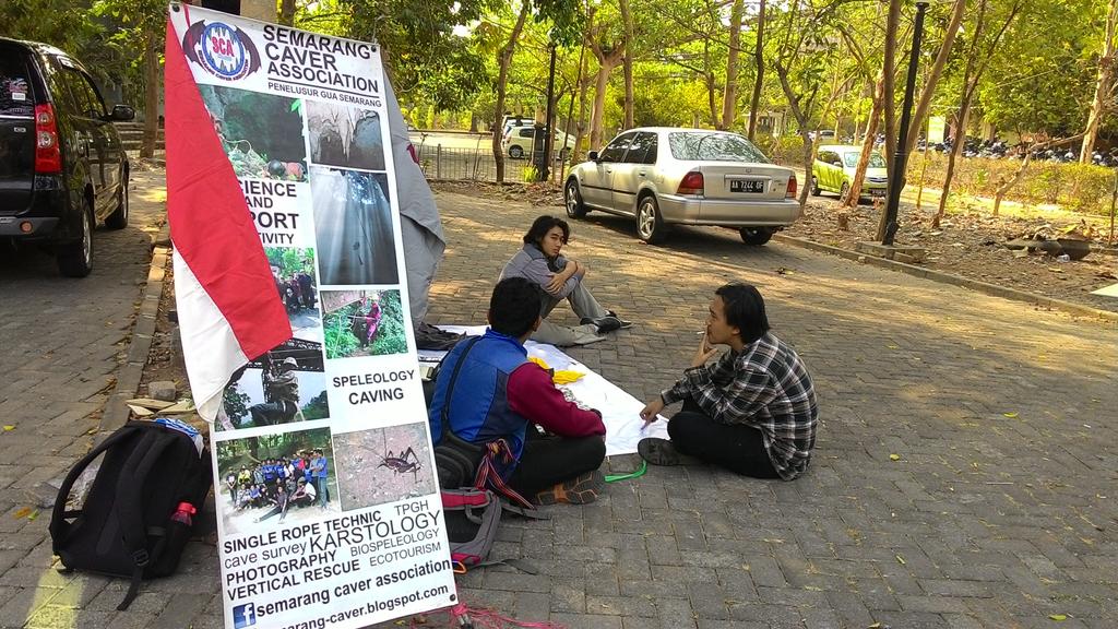 mapeagi's tweet photo. Belajar karstology bersama mapeagi dan Semarang Caver Association ;) wah nambah ilmu lagi nih yuk merapat GPS skrg:) https://t.co/GoRcffFrRr