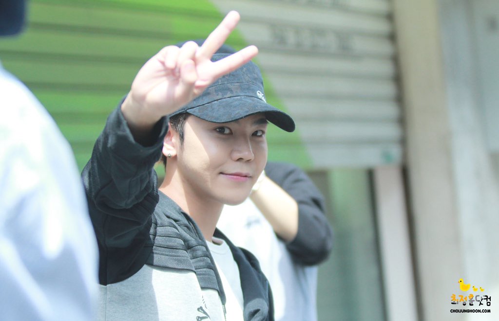 JUNGHOON_COM's tweet photo. [UP!] 15.08.18 일본 SHOWBOX 인사
우리의 쁘이맨✌🏻️✌🏻
#페임어스 #FameUS #정훈 #JungHoon
@Fameus_Hoon https://t.co/3fz1je1DCn