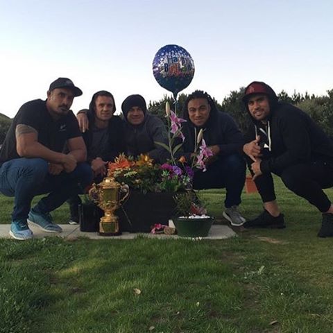 WalesRugby's tweet photo. Superb. @AllBlacks take #RWC2015 trophy to Jerry Collins' grave to remember back-row star https://t.co/cyRqkwWyTb https://t.co/VWQ2zVteos