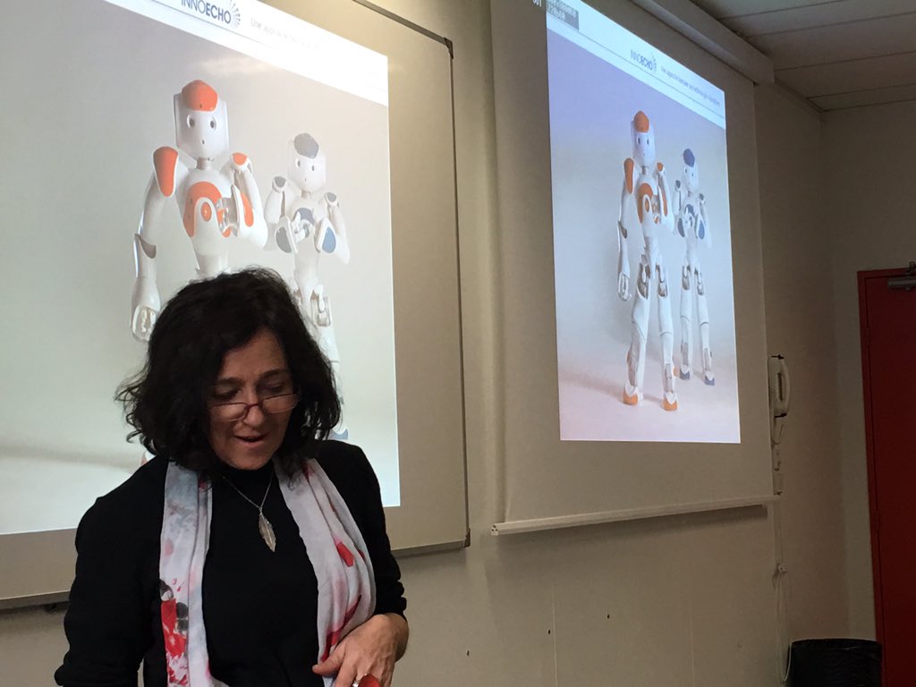 alexandre3h33's tweet image. Le 1er cours du module marketing de la robotique au #mbamci avec Catherine Simon experte en robotique #innorobot