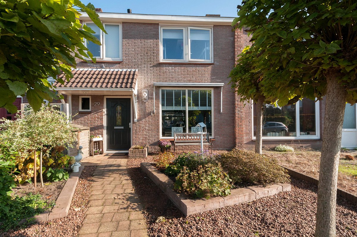 MarinusJansen1's tweet photo. Nieuw in de verkoop: Kortenaerlaan 29 te #Harderwijk. Leuke uitgebouwde tussenwoning. https://t.co/bX7QRQL7y1 https://t.co/mGd0j76LGf