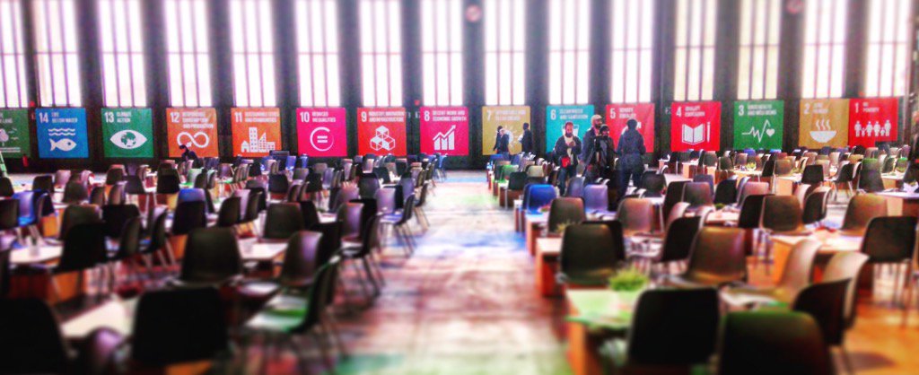 JuliSikorska's tweet photo. So much beauty. 17 #SDGs @TheGlobalGoals at #GSBS2015. We're all in this together! @grameencl @Yunus_Centre https://t.co/cYXnrowH9V
