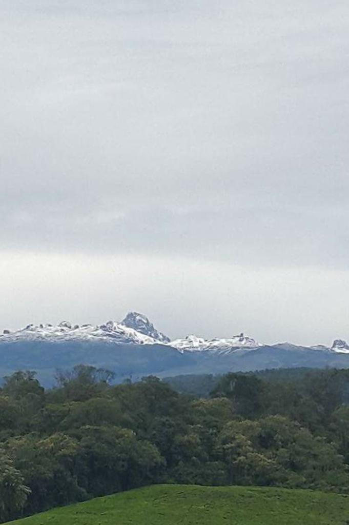 MysticalMeru's tweet photo. See Mt. Kenya like you've never seen it before. Photos this morning by Gitonga Ariithi, Abogeta West, Meru. https://t.co/JVMLwdMIJC