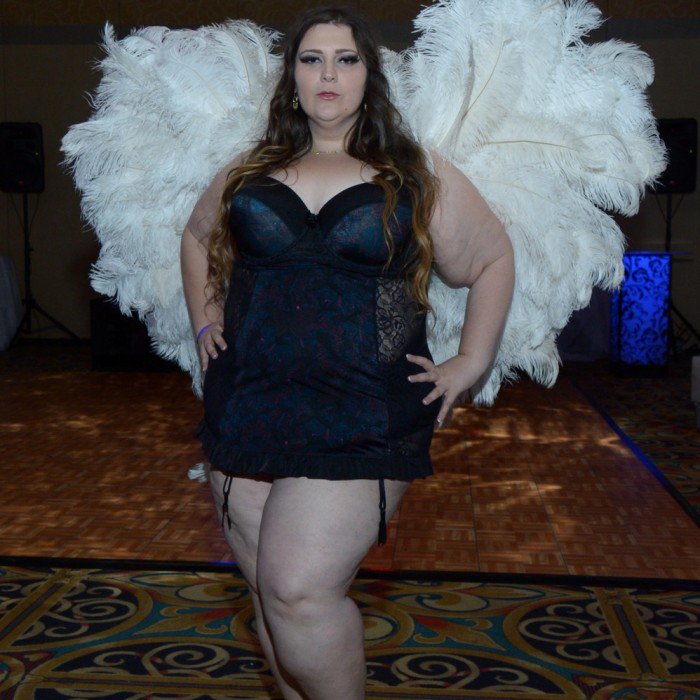 BBWCON's tweet photo. Among all the naughty devils we spotted an Angel at #BBWCON2015 https://t.co/uRhaRo1KZC