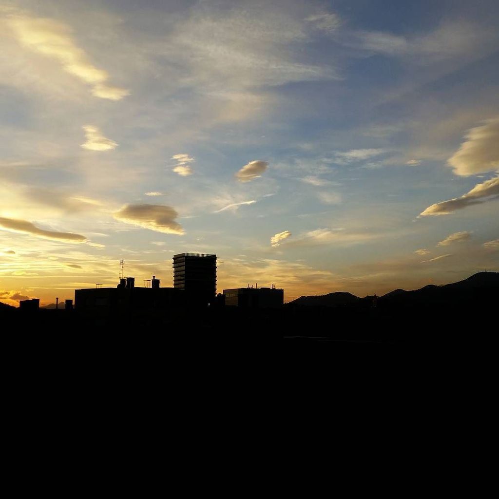 androidografia's tweet photo. Buenos días Mundo #barakaldo #igersbilbao #igersspain #igerseuskadi #igersbizkaia #selecte… https://t.co/E2GHoTivVr https://t.co/BzoDnGOtf5