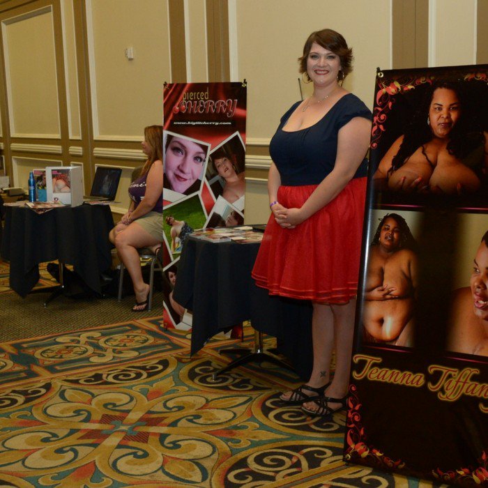 BBWCON's tweet photo. @PiercedCherry was a lady except in the sheets :)  #BBWCON2015 https://t.co/aU3U9WGWkY