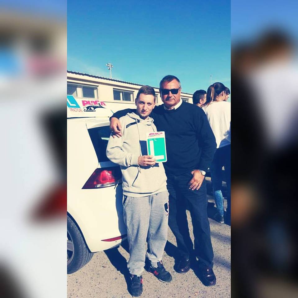AUTOESCOLAPLAA's tweet photo. ¡Muchísimas felicidades Jonatan todo a la primera!
¡Disfrútalo mucho!
#examenpractico #novato #l #vilafranca https://t.co/5cJTSwHNfj