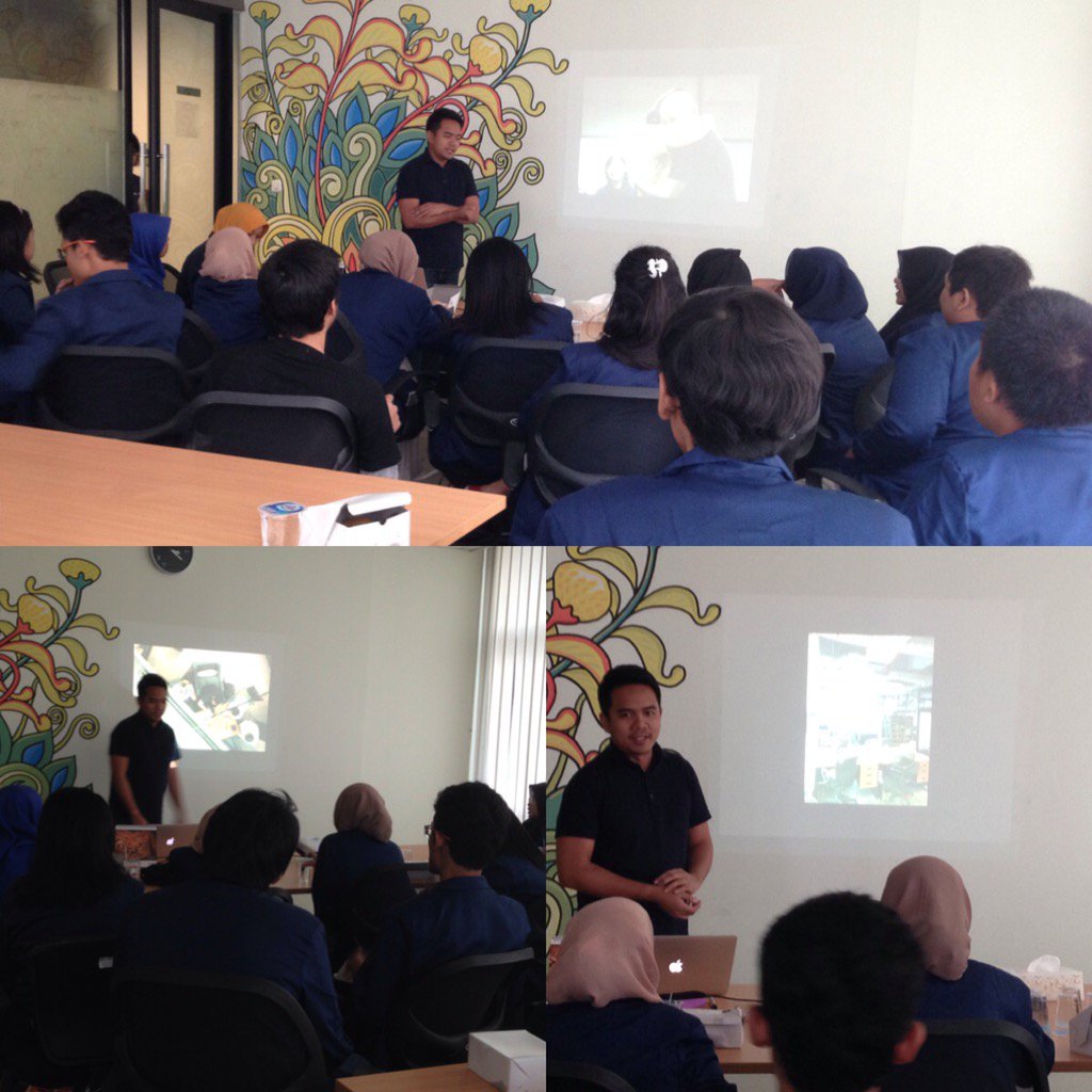 Ardian Atmaka selaku Head of Strategiest sedang menjelaskan bagaimana caranya membuat strategi campaign yg kreatif