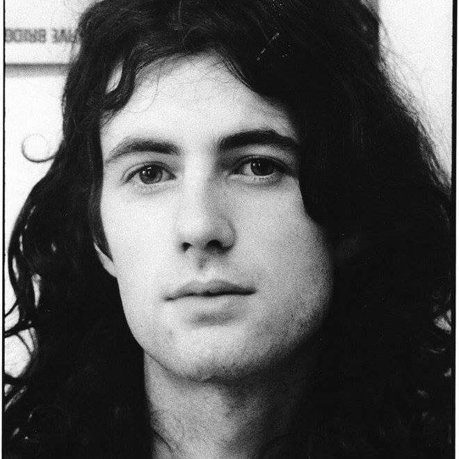 Happy Birthday,Peter Hammill! Born on November 5 1948.Still making great music and playing concerts around the world 